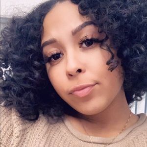 Meet your Posher, Evahna